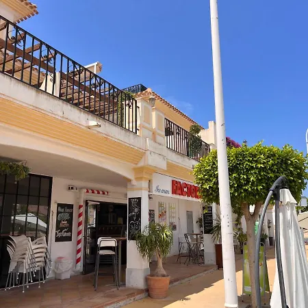Apartment De Flores -